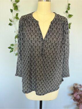 H&M Black White Geometric Print V-Neck Blouse M